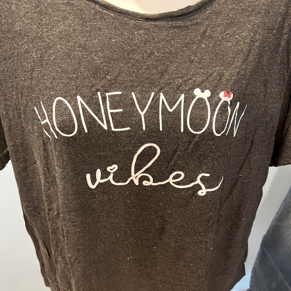 Women’s Gray XL Honeymoon Vibes Shirt - Picture 3 of 6